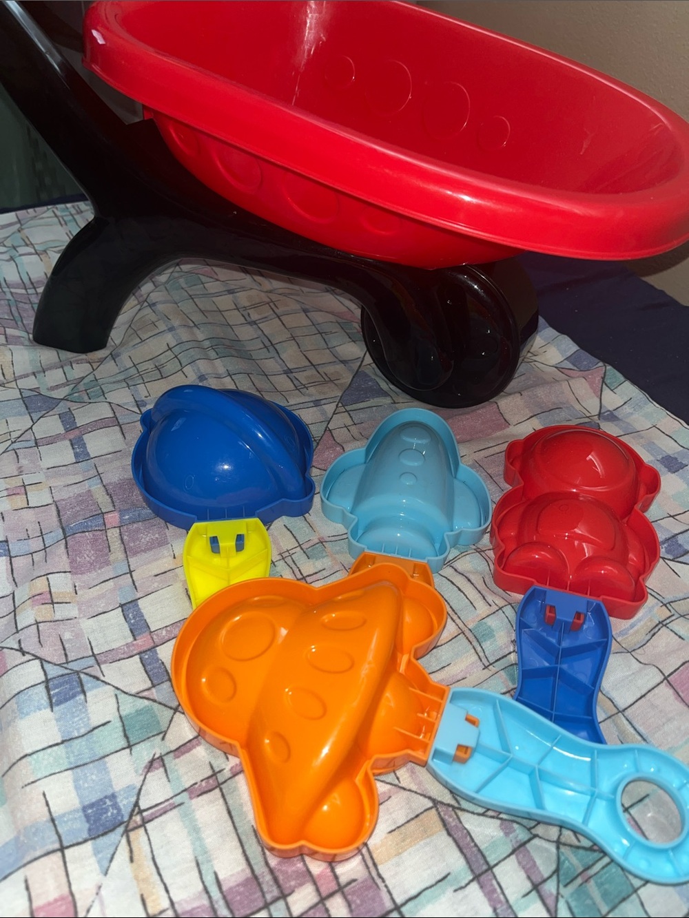 Kids Bath Toy Set - Red, Blue, Orange, Yellow Pieces